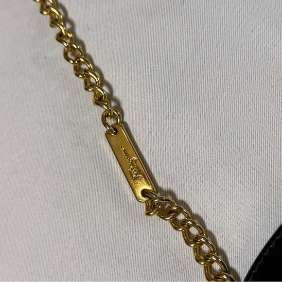 Salvatore Ferragamo Vintage Gancini Chain Bag - Picture 4 of 10